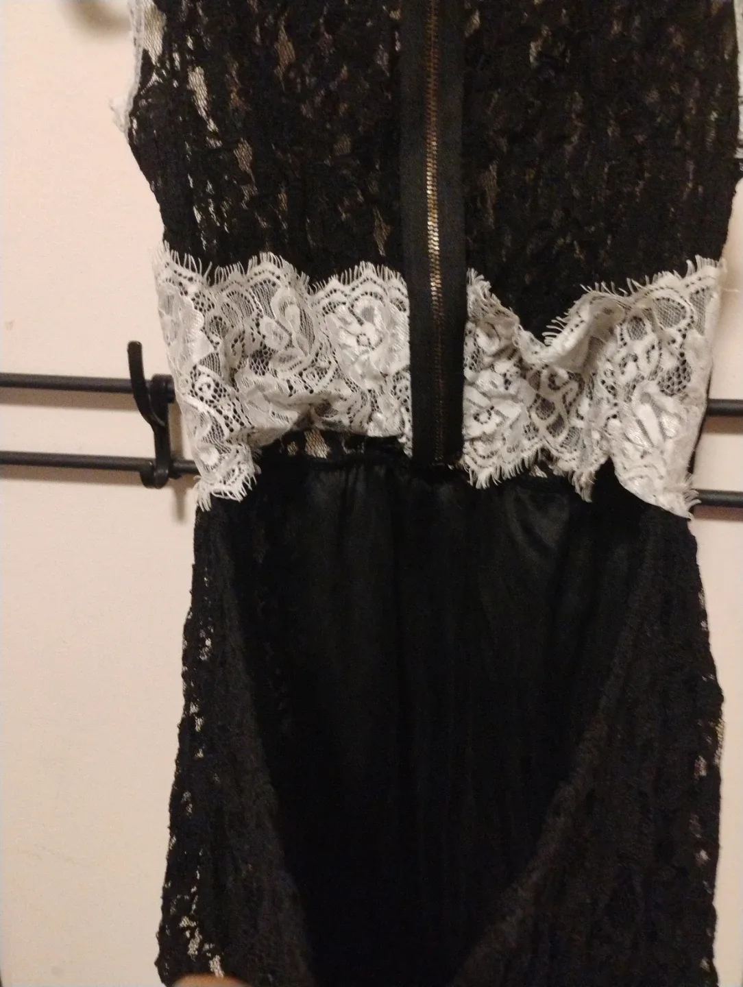 Black Lace Dress image indicator(3)