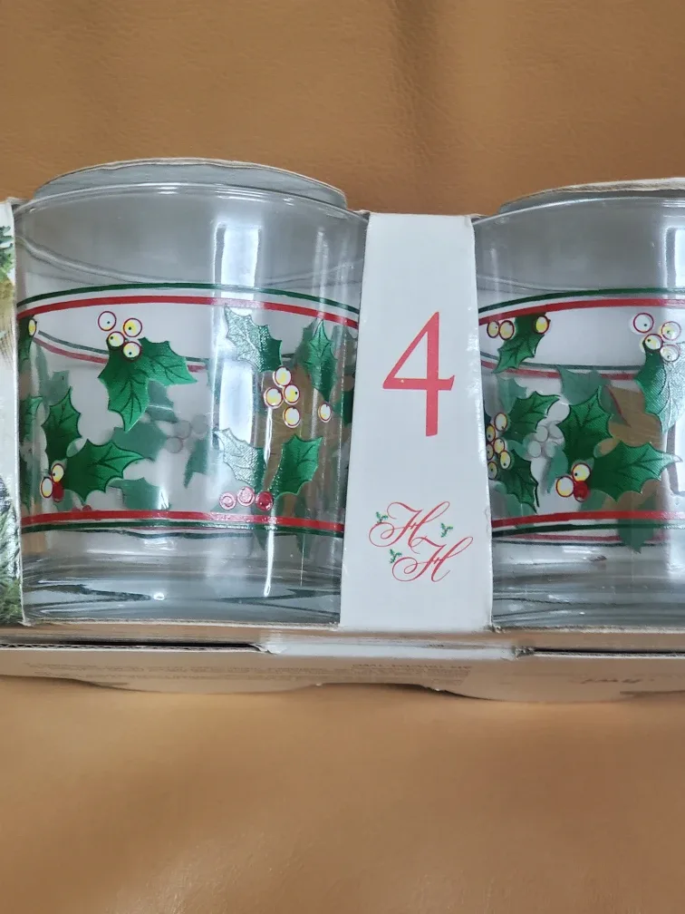 Holiday Heritage 4-Piece Old Fashion Glasses thumbnail