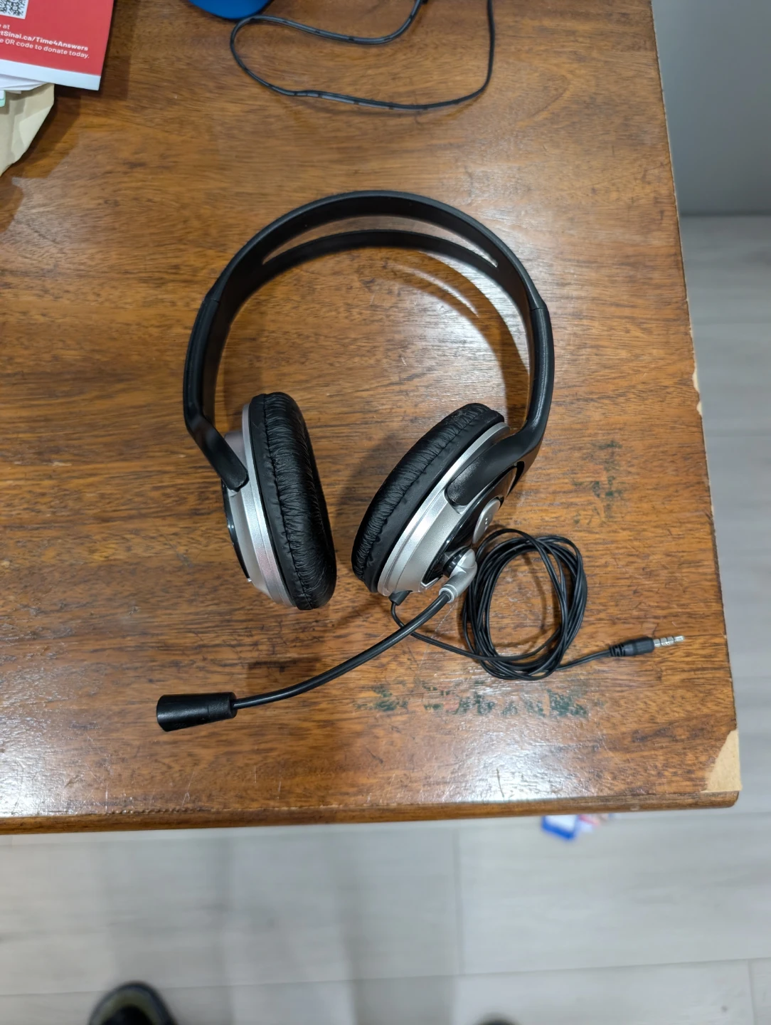 HP Headset with Microphone
