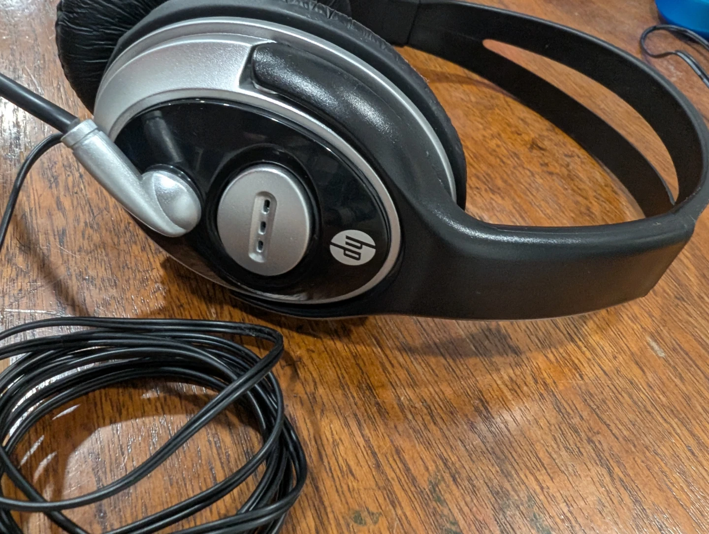 HP Headset with Microphone - photo 5