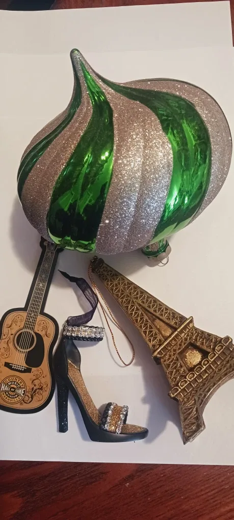 4× Christmas 🎄 Ornaments, Eiffel Tower, 👞,  guitar 🎸 image indicator(3)