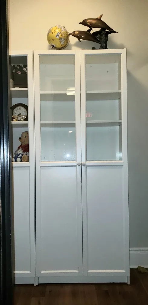 IKEA Billy White Bookcase with Glass Door image indicator(4)