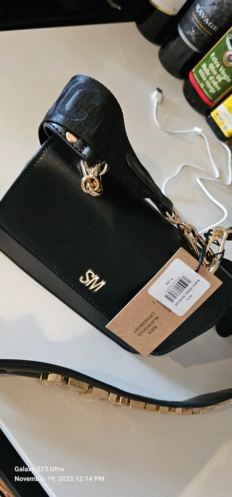 Steve Madden BZEN Black/Gold Crossbody Bag image indicator(3)