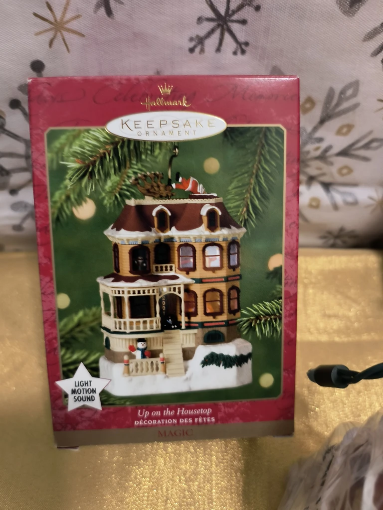 Hallmark Keepsake Ornament - Up on the Housetop