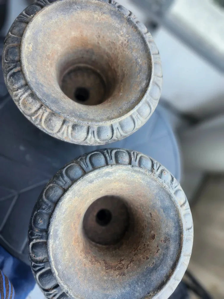 ANTIQUE CAST IRON MINI PLANTER URNS PAIR image indicator(8)