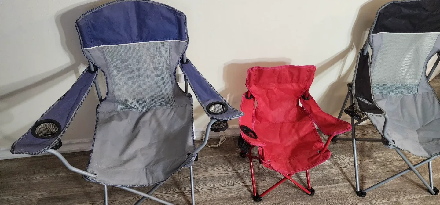 3 Camping Chairs - Adult & Kids Sizes( 3 for 15$) image indicator(3)