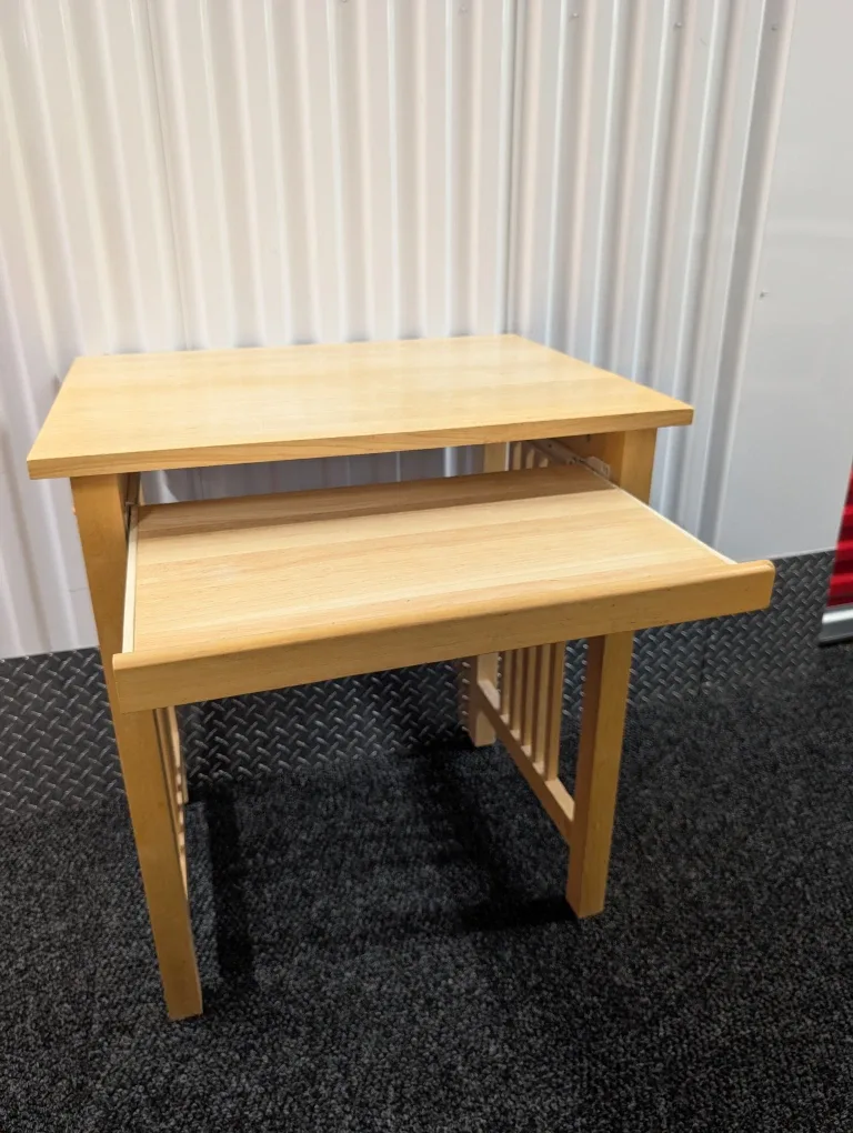 Wooden Desk with Pull-Out Shelf image indicator(2)