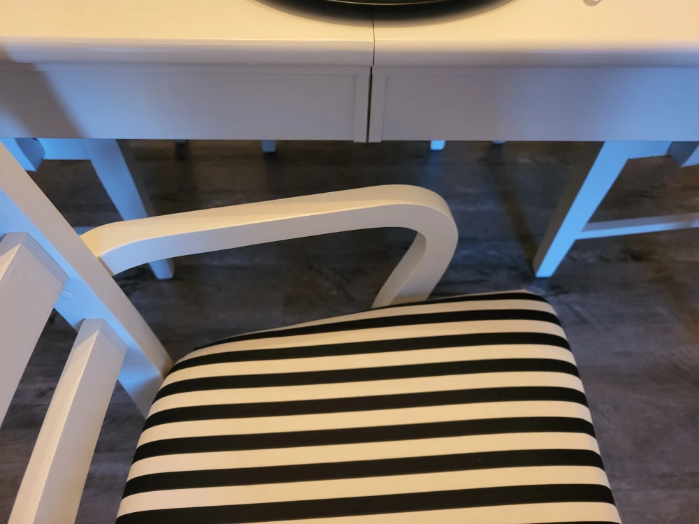 White Dining Table with 4 Chairs - photo 3