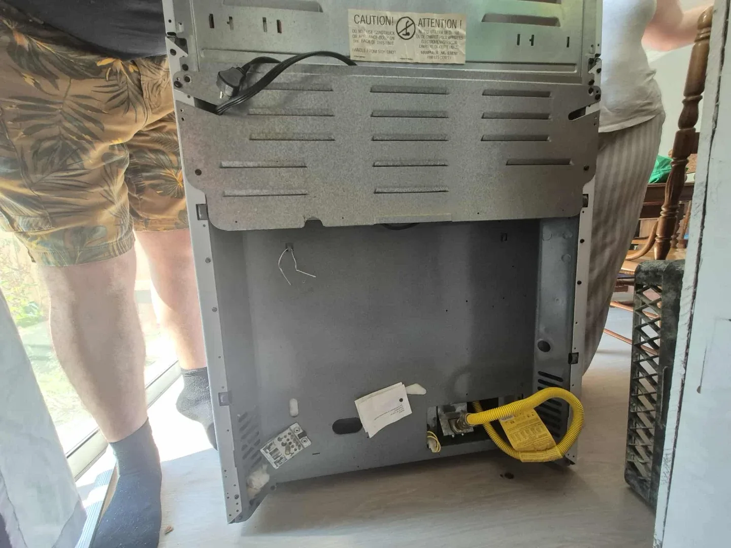 Used White Gas Range Stove - Cleaned Like New! image indicator(4)