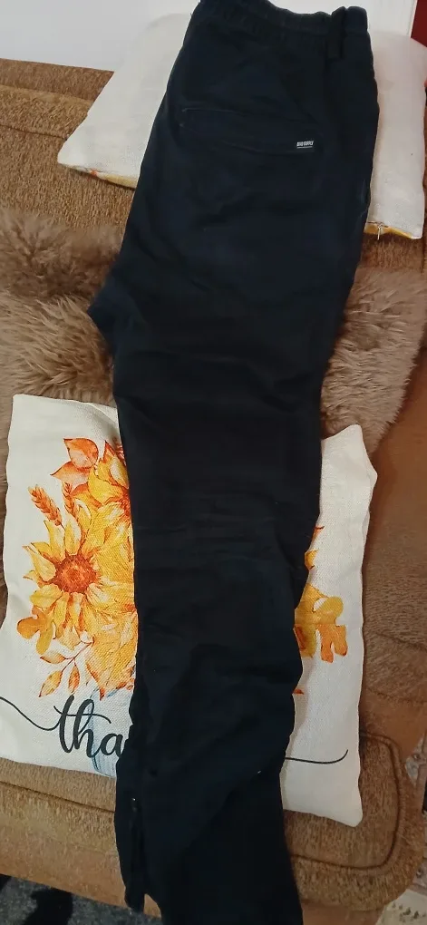 H&M Divided Black Pants - Size 32 image indicator(3)