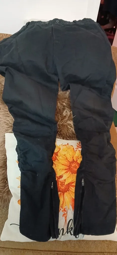 H&M Divided Black Pants - Size 32 image indicator(4)