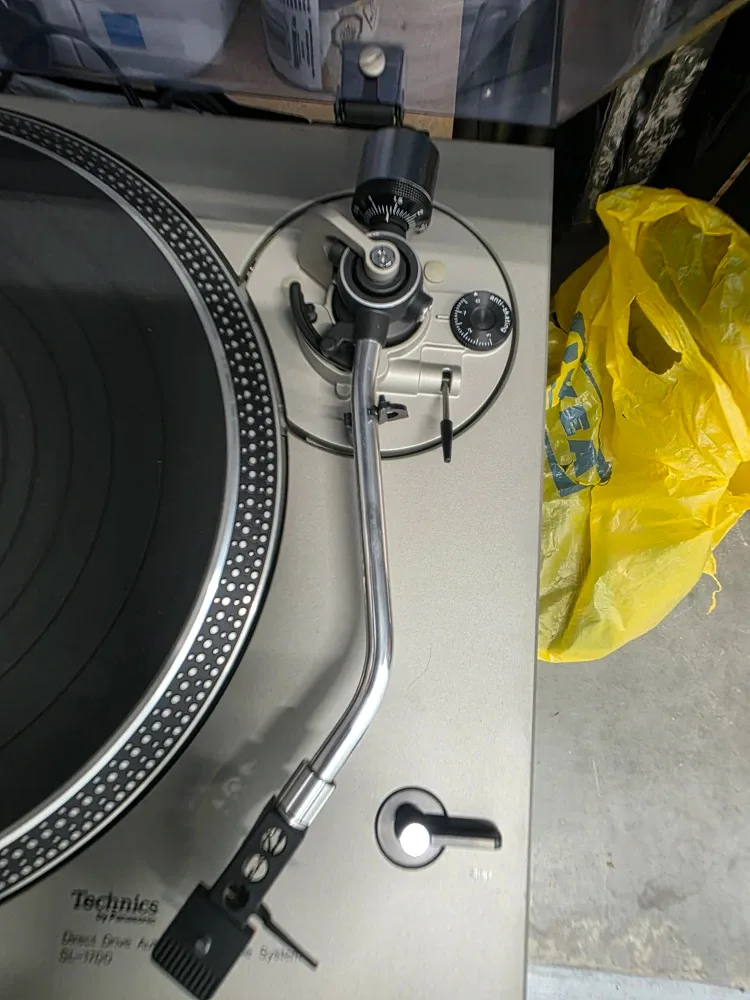 Technics by Panasonic SL-1700 Turntable image indicator(4)