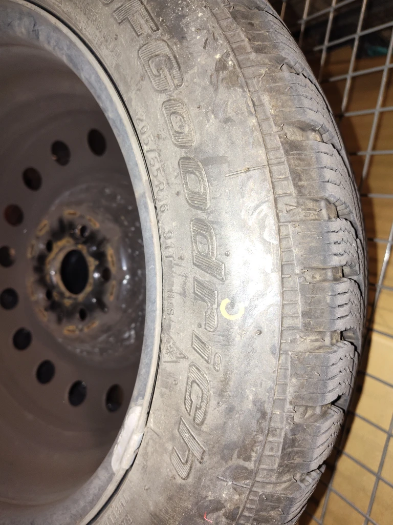 BF Goodrich Winter T/A KSI 205/55R16 Tire