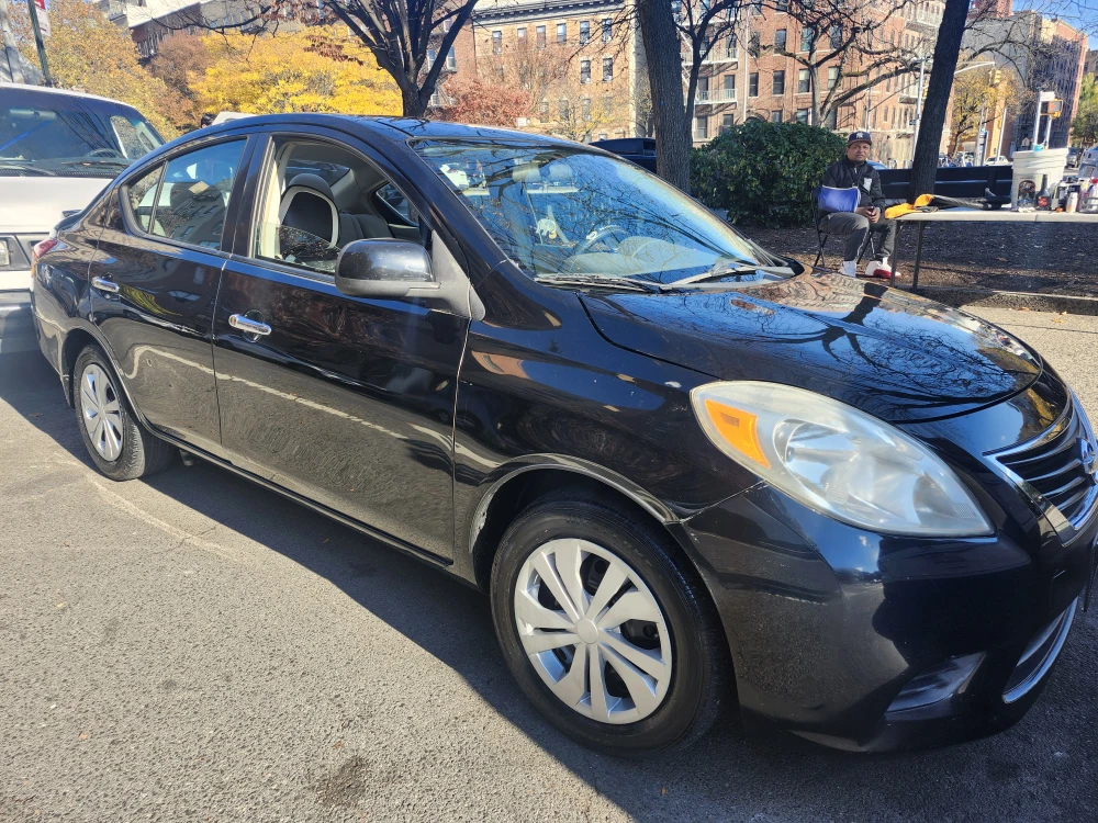 2013 NISSAN VERSA SV