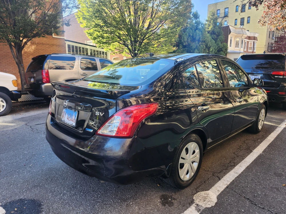2013 NISSAN VERSA SV - photo 4