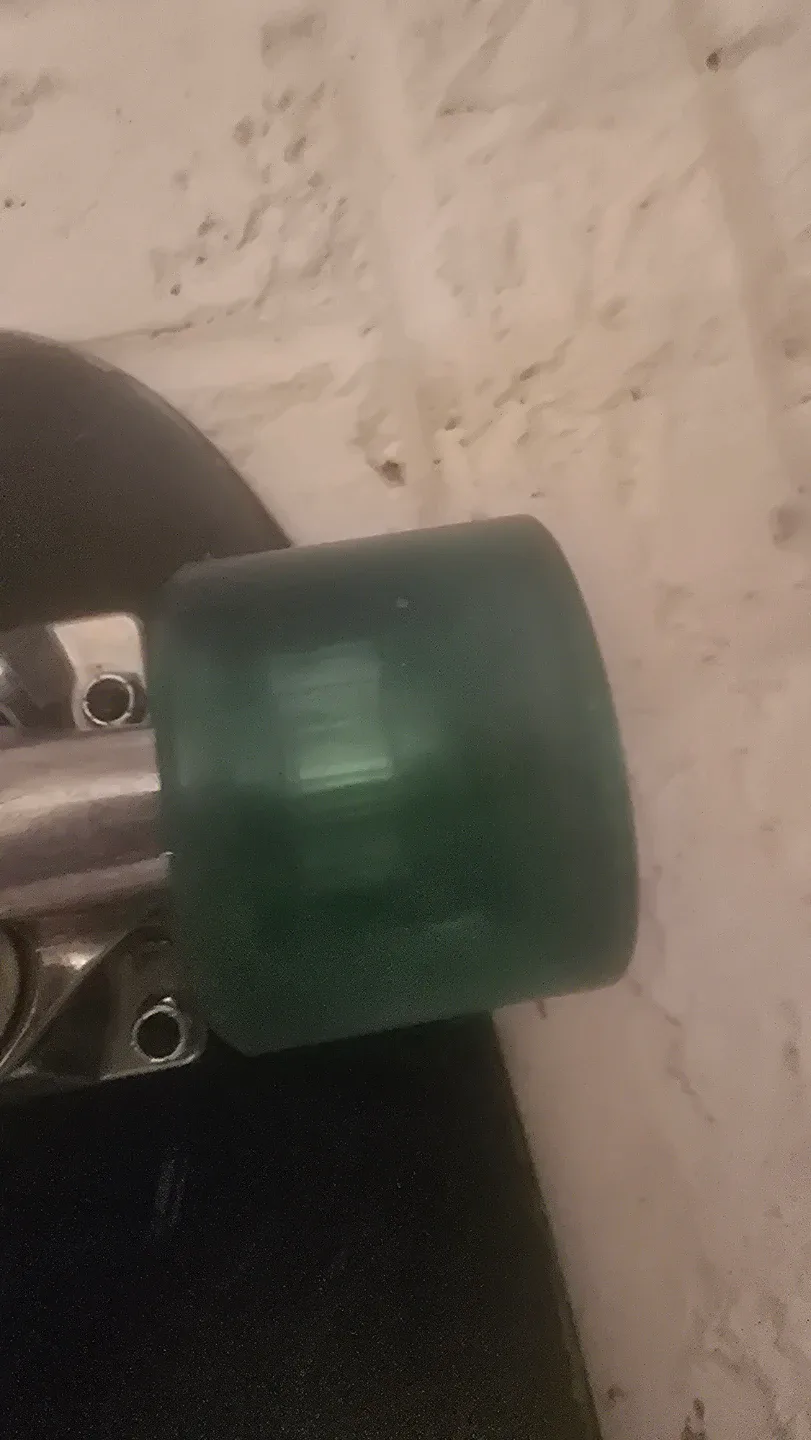 Globe Surf 27" Glass Blaze Skateboard image indicator(4)