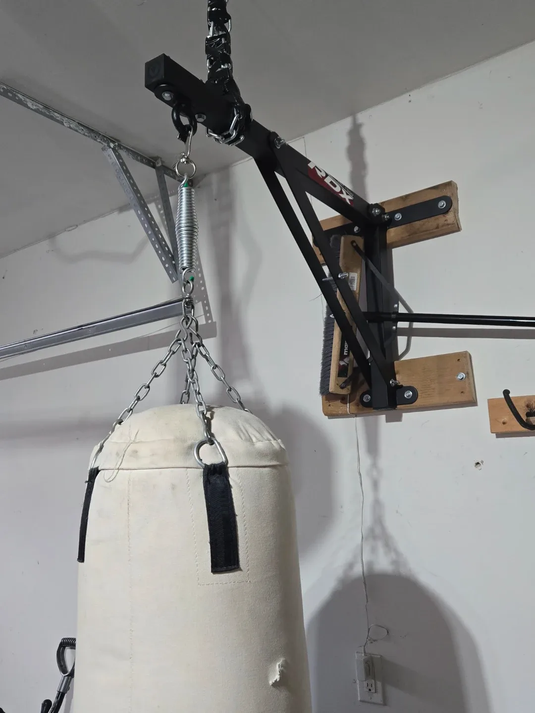 RDX Punching Bag + Wall Mount image indicator(2)