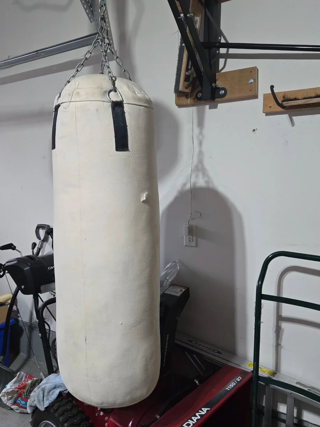 RDX Punching Bag + Wall Mount image indicator(4)