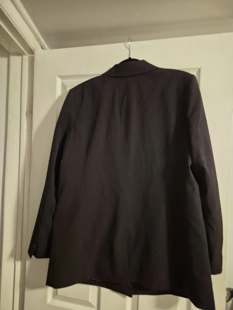 Reitmans Black Blazer - Size 16 - photo 3