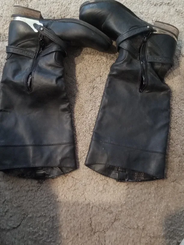 Black Boots - Size 6.5 image indicator(3)