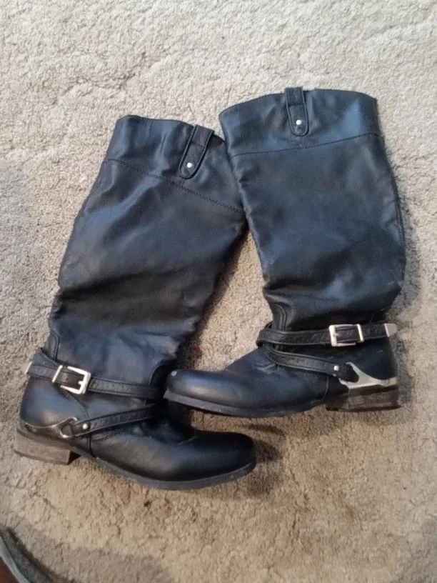 Black Boots - Size 6.5 image indicator(6)