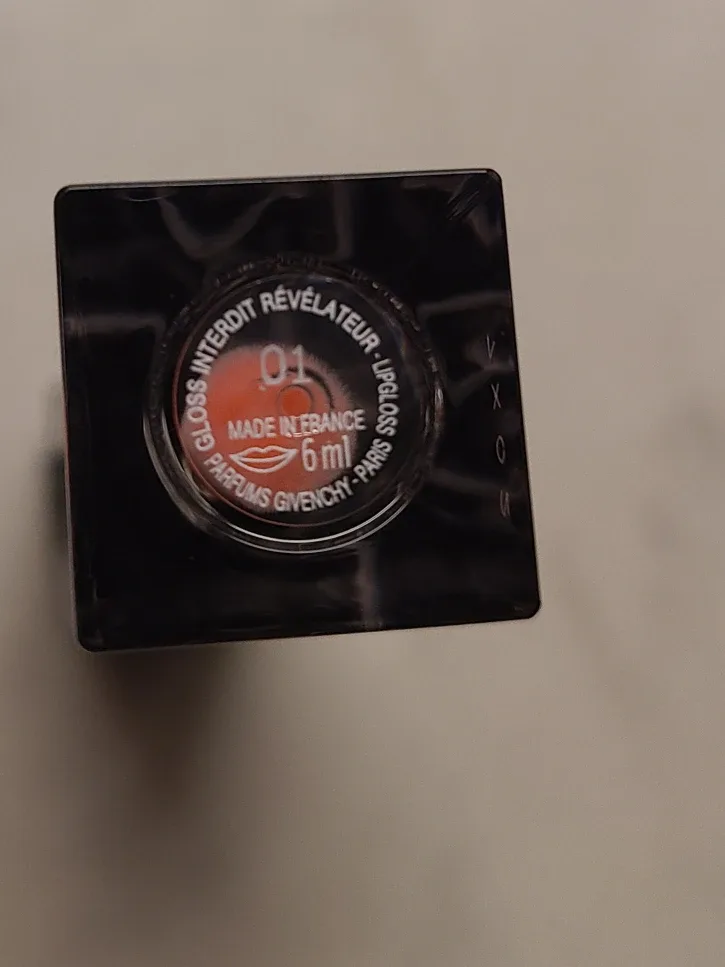 Givenchy Gloss Interdit Lipgloss 01 image indicator(3)
