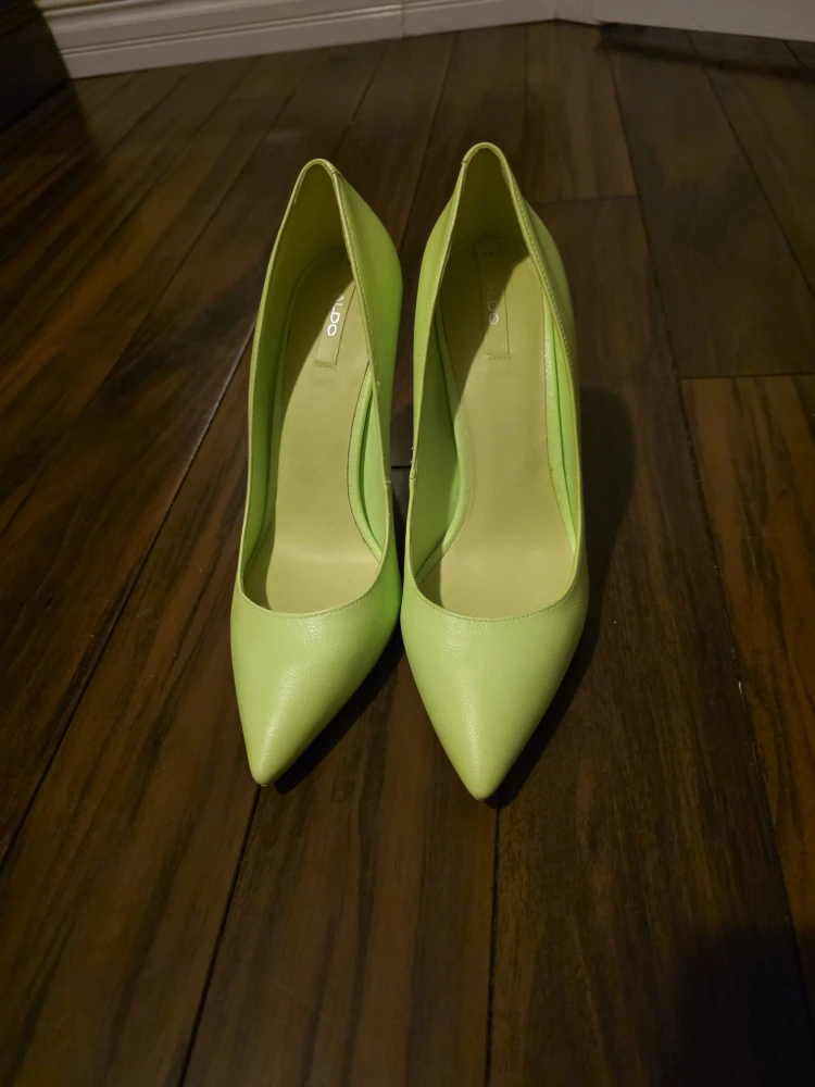 Aldo Neon Green Heels - Size 8. - photo 2