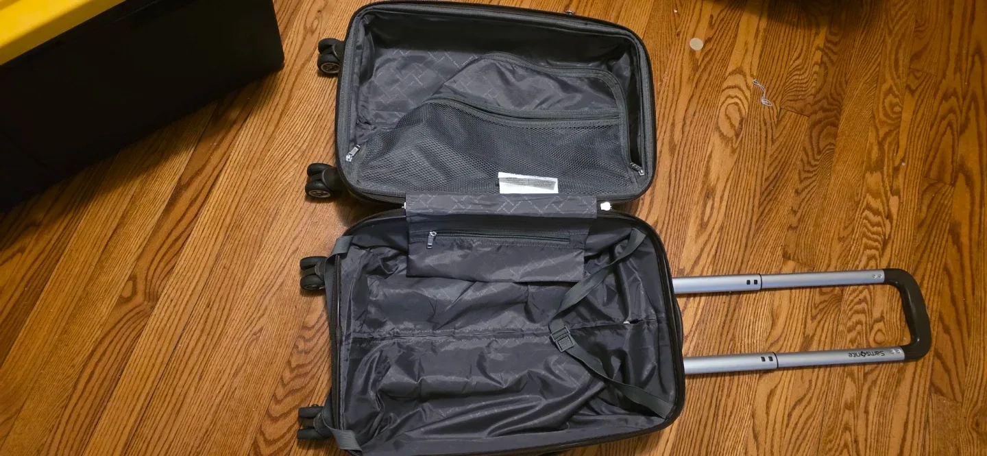 Samsonite Carry-On Suitcase image indicator(3)