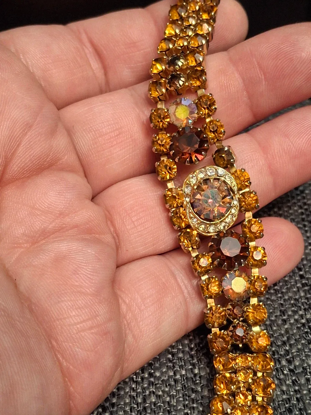 Vintage Gold-Tone Rhinestone Bracelet image indicator(4)