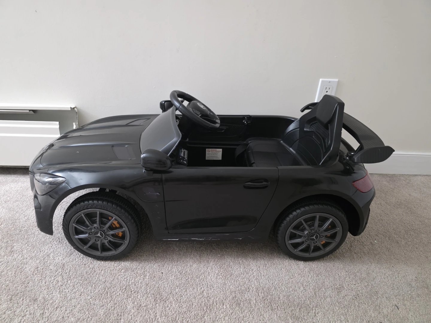 Mercedes-AMG GT 12V Ride-On Car - Black - photo 2