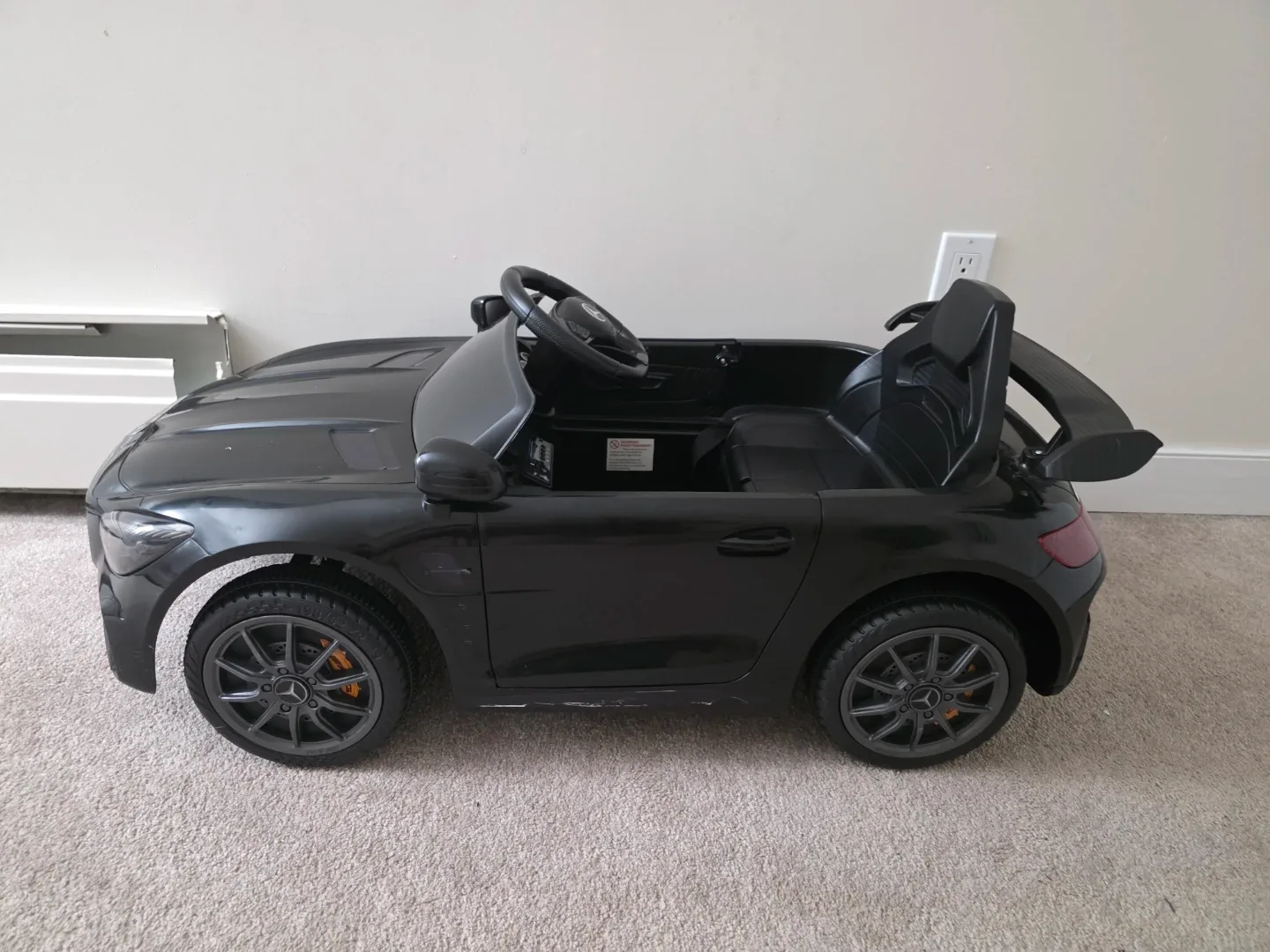 Mercedes-AMG GT 12V Ride-On Car - Black image indicator(2)