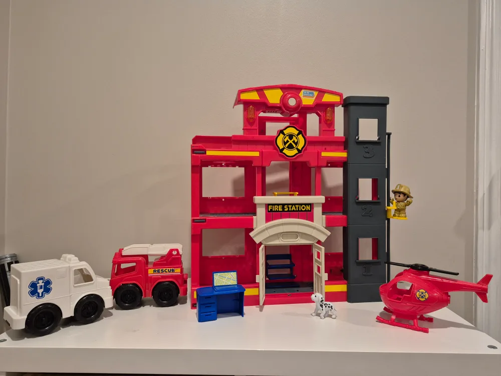 Little People Fire Station Playset image indicator(3)