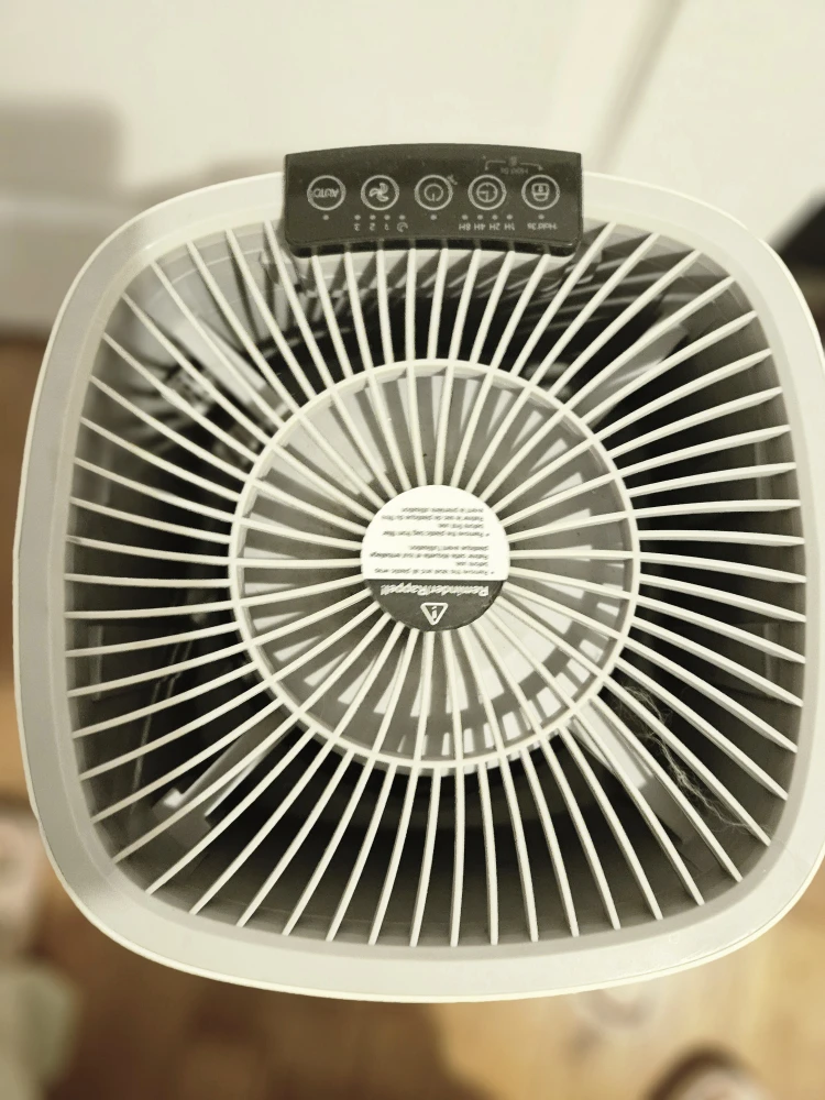Insignia Air Purifier - photo 5