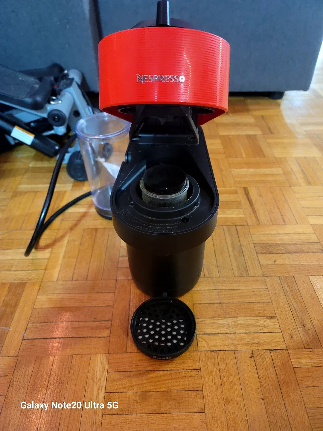 Nespresso Vertuo Next Coffee Machine - Red image indicator(2)