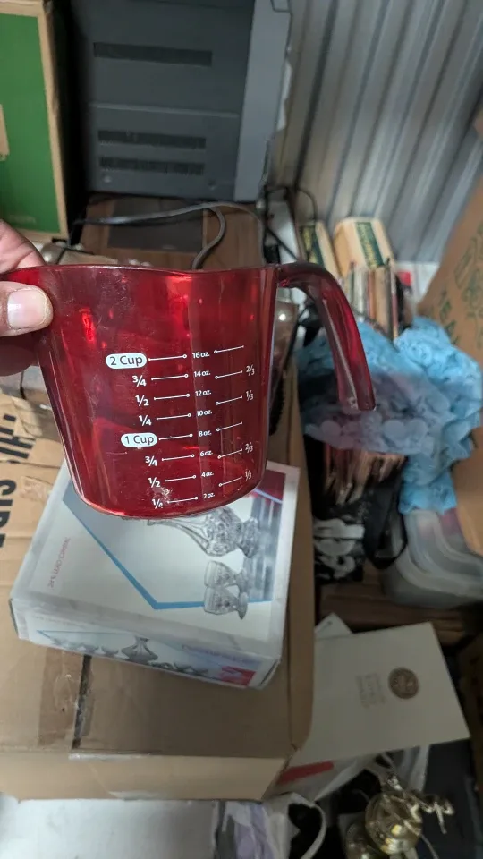 Red 2-Cup Measuring Cup