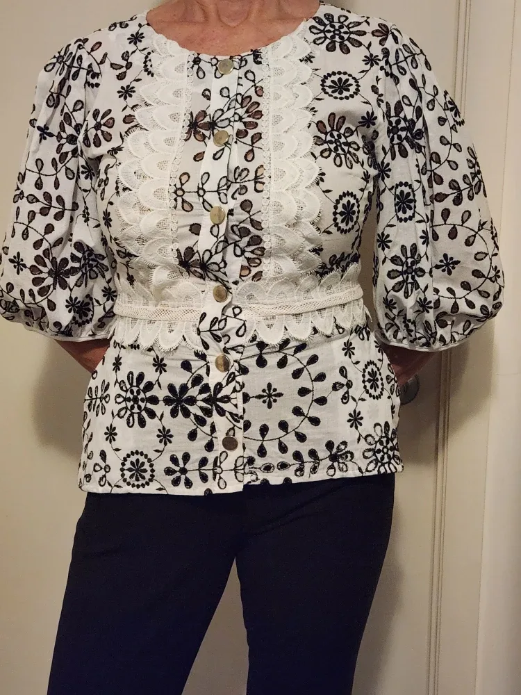 Italian Eureka Babylon Style Floral Embroidered Blouse