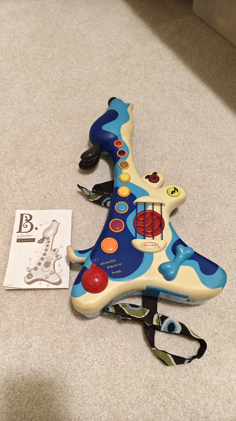 B. Woofer Guitar