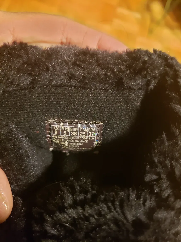 Skechers Black Winter Boots - Size 8 image indicator(3)