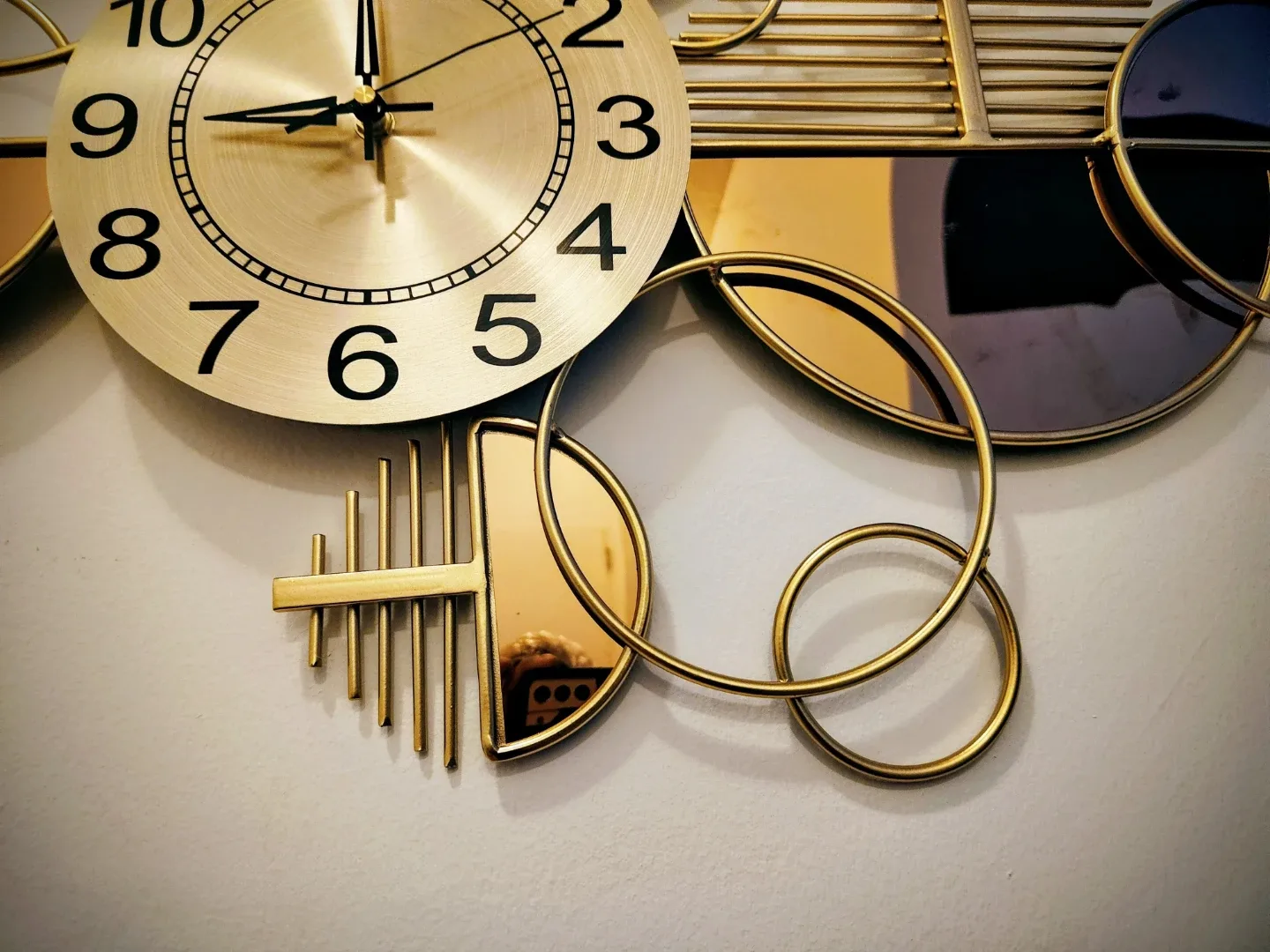 Gold Geometric Modern Wall Clock image indicator(5)