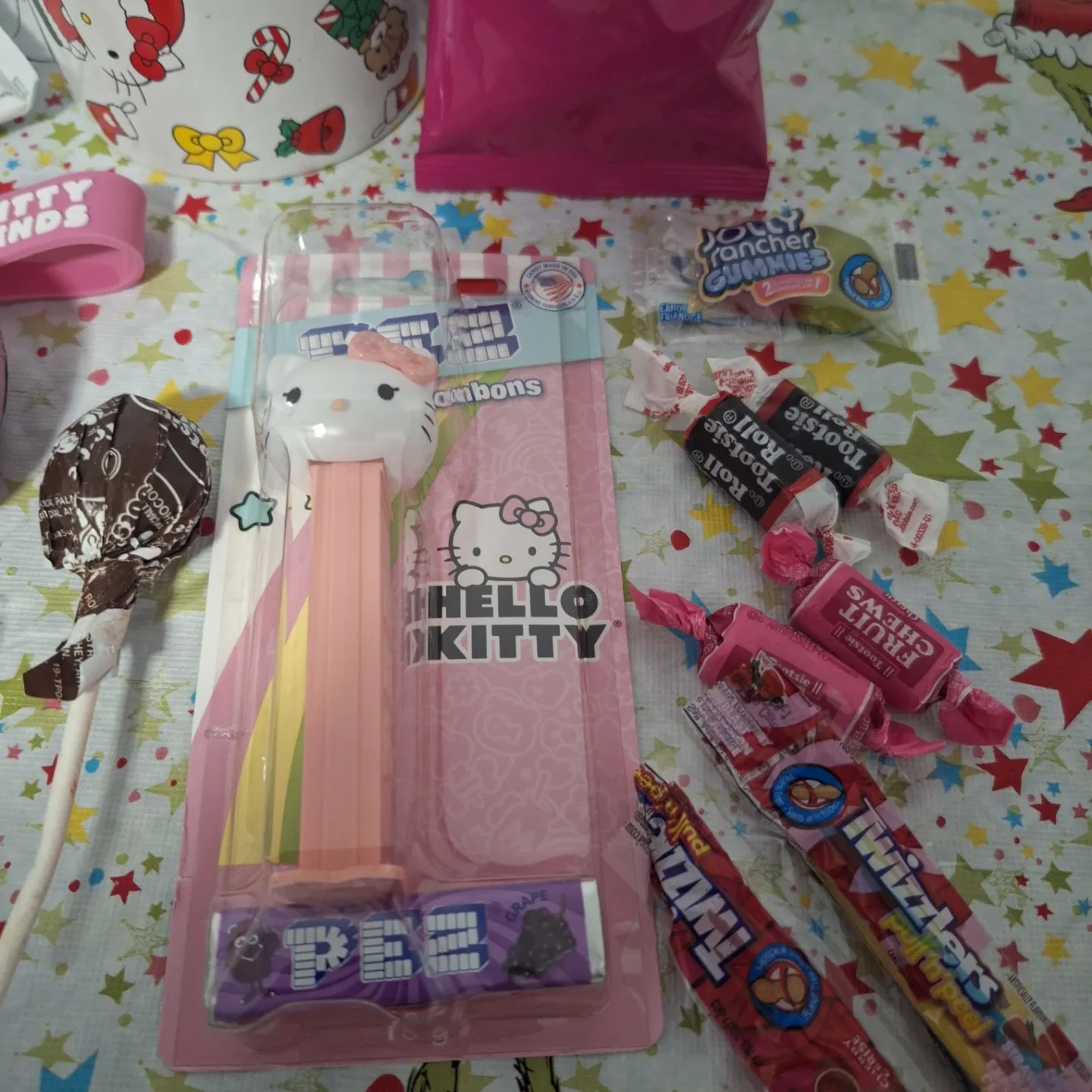 Hello Kitty Holiday Gift Mug with Candy image indicator(7)