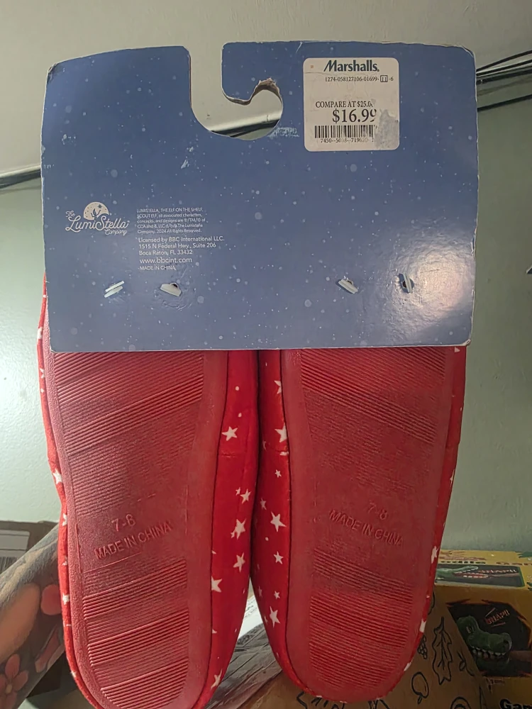 Elf on the Shelf Slippers - Size 7-8 - photo 3
