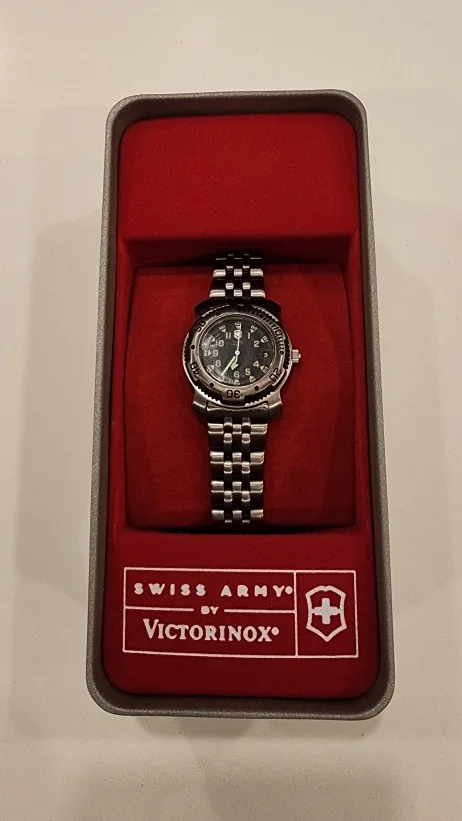 Vintage Victorinox Swiss Army Women’s Watch – NEW Old Stock