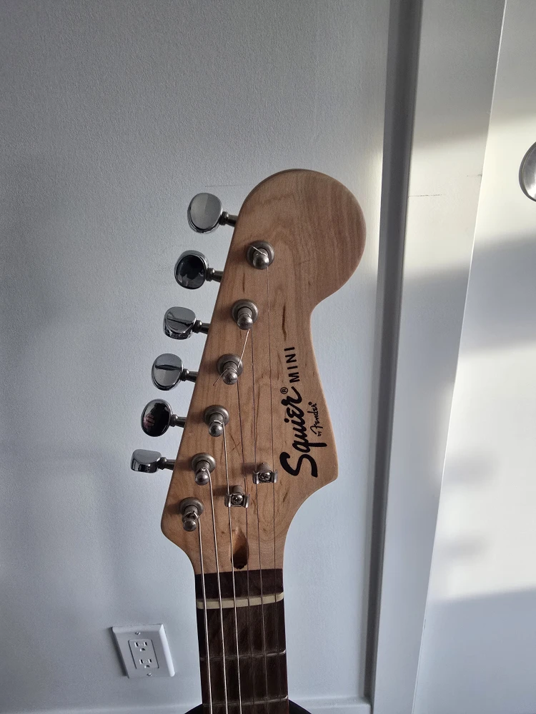 Squier Mini Strat Electric Guitar - Black - photo 2
