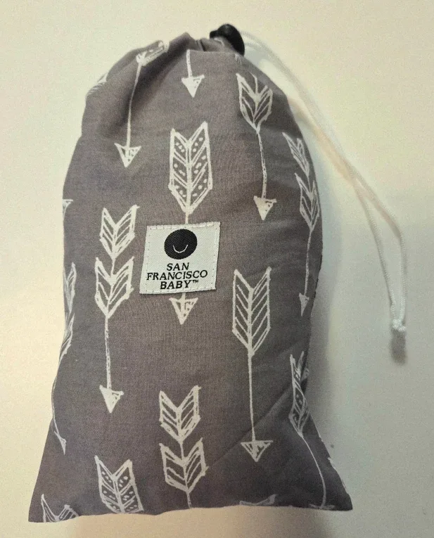 Never used San Francisco Baby Nursing Cover - Arrow Print image indicator(2)