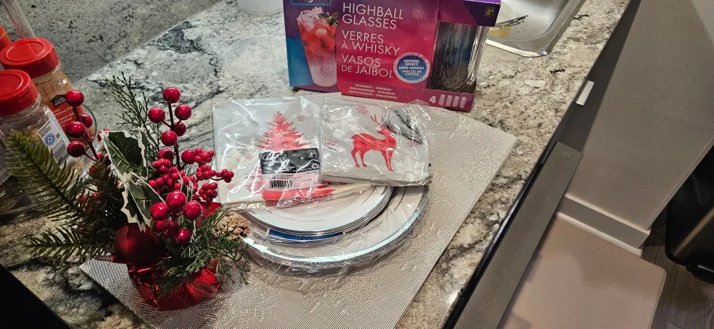 Christmas themed set + 4 glasses