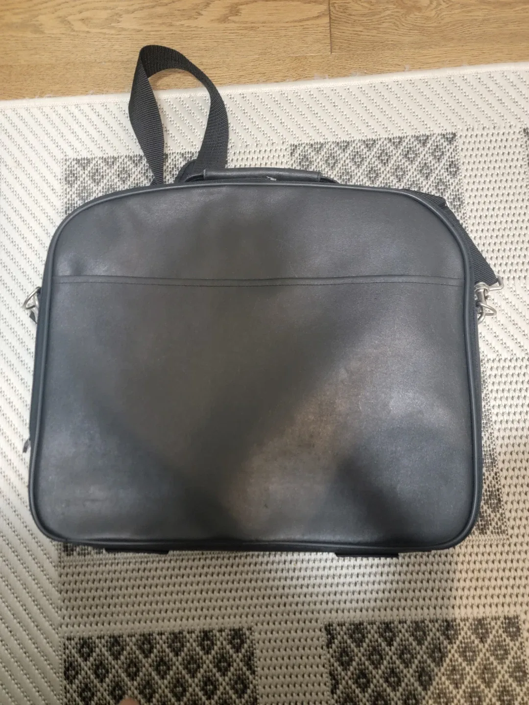 Black Leather Laptop Bag image indicator(2)