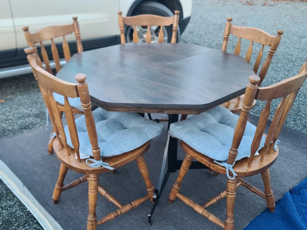 Dining Table And Set Of 5 Chairs