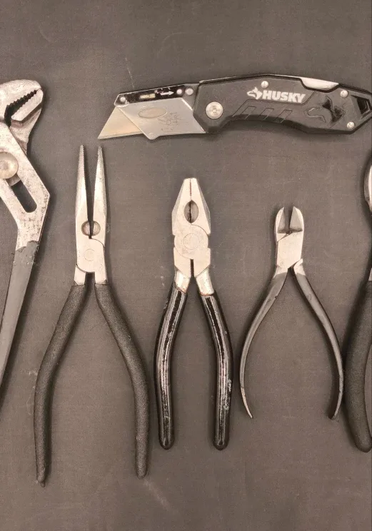 11-Piece Mixed Tool Kit – Home • Auto • DIY image indicator(4)