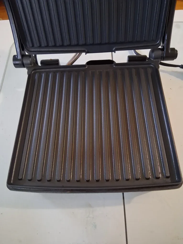 Chefman Panini Grill image indicator(2)