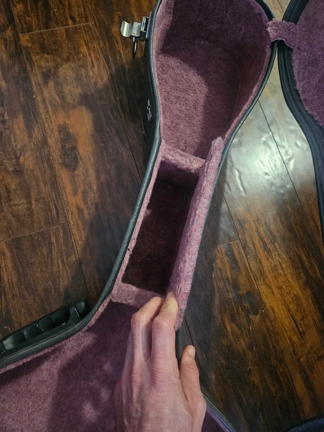 Guitar Case image indicator(4)